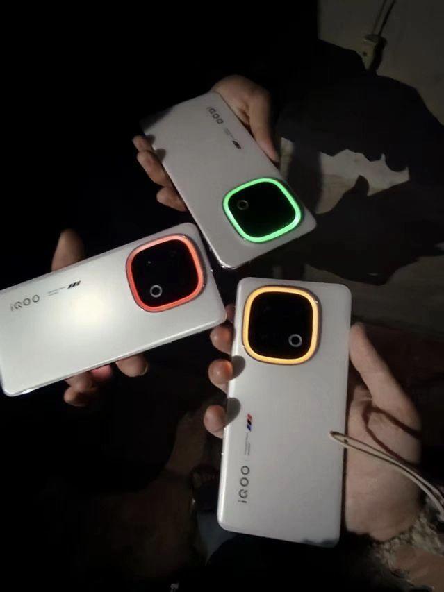 年度机皇炸场!iQOO 13 5G暴击三大痛点:秒杀卡顿×续航焦虑×瞎眼屏!